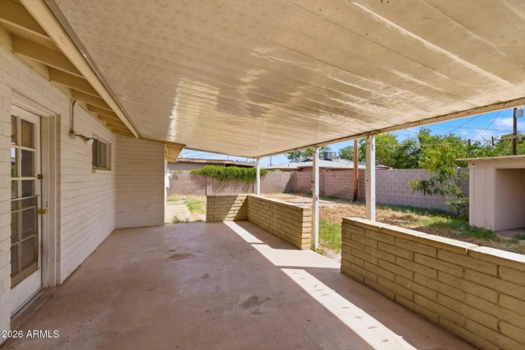 Real Estate Picture 3