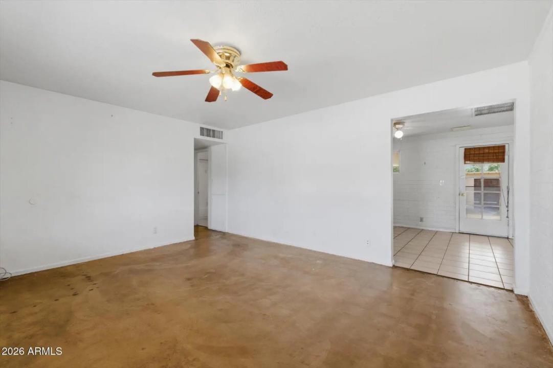 Real Estate Picture 6