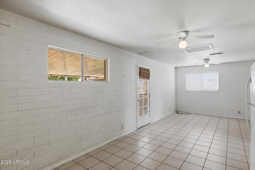 Real Estate Picture 7