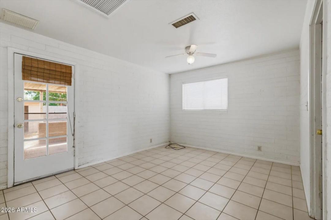 Real Estate Picture 8