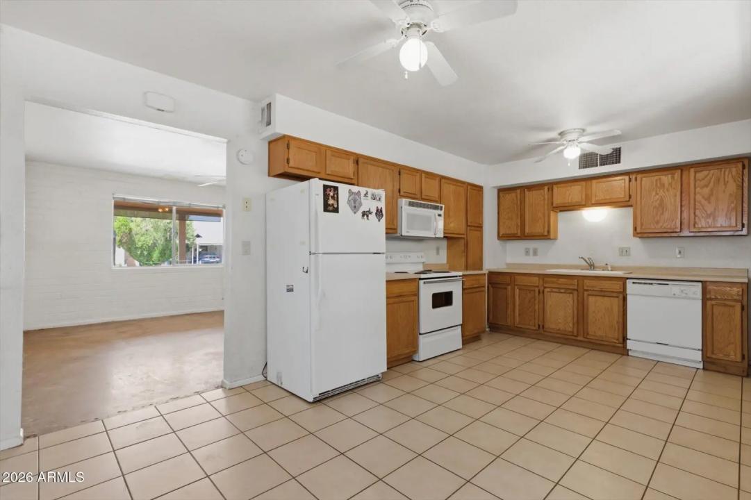 Real Estate Picture 10