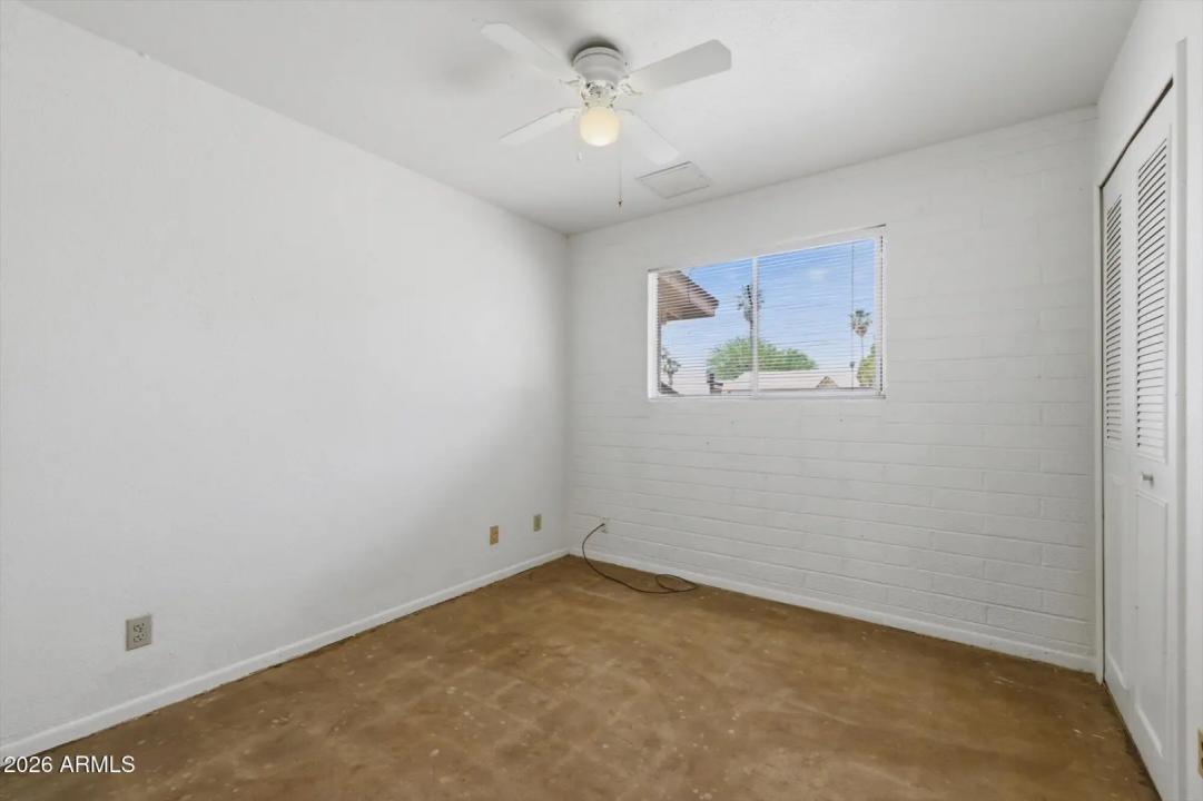 Real Estate Picture 16