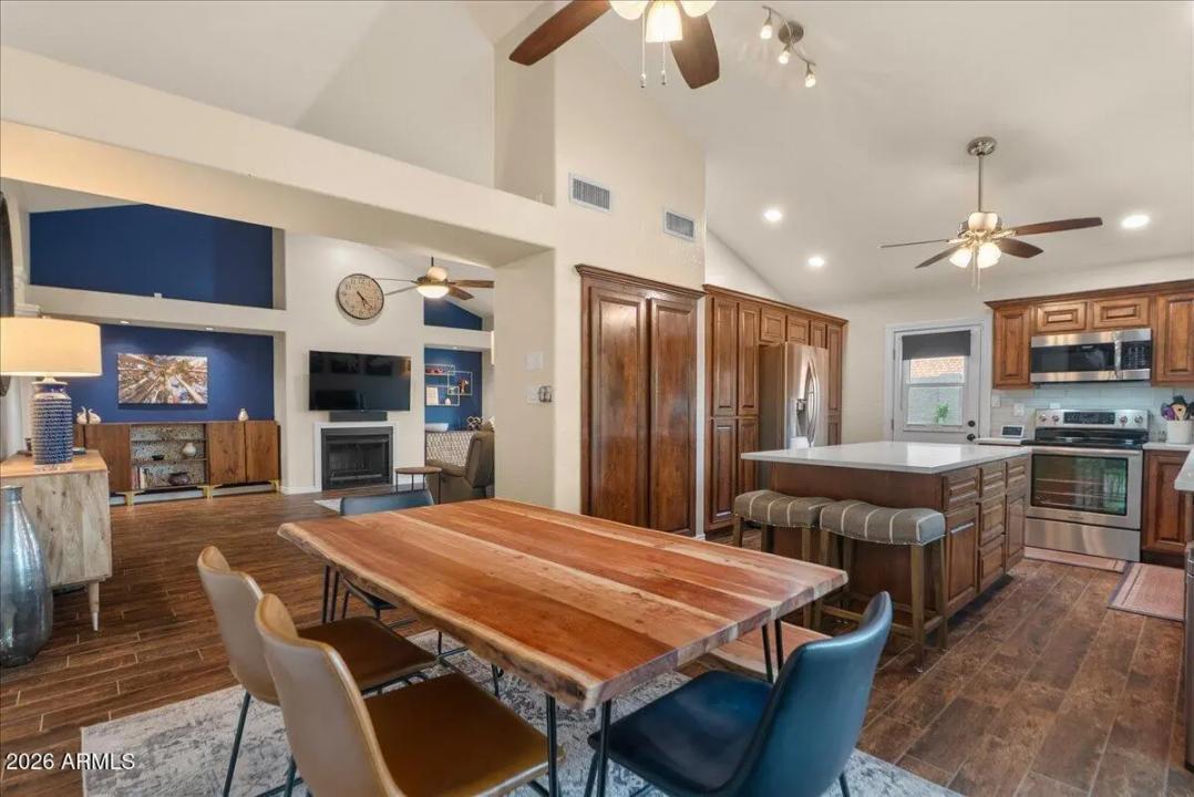 Real Estate Picture 22