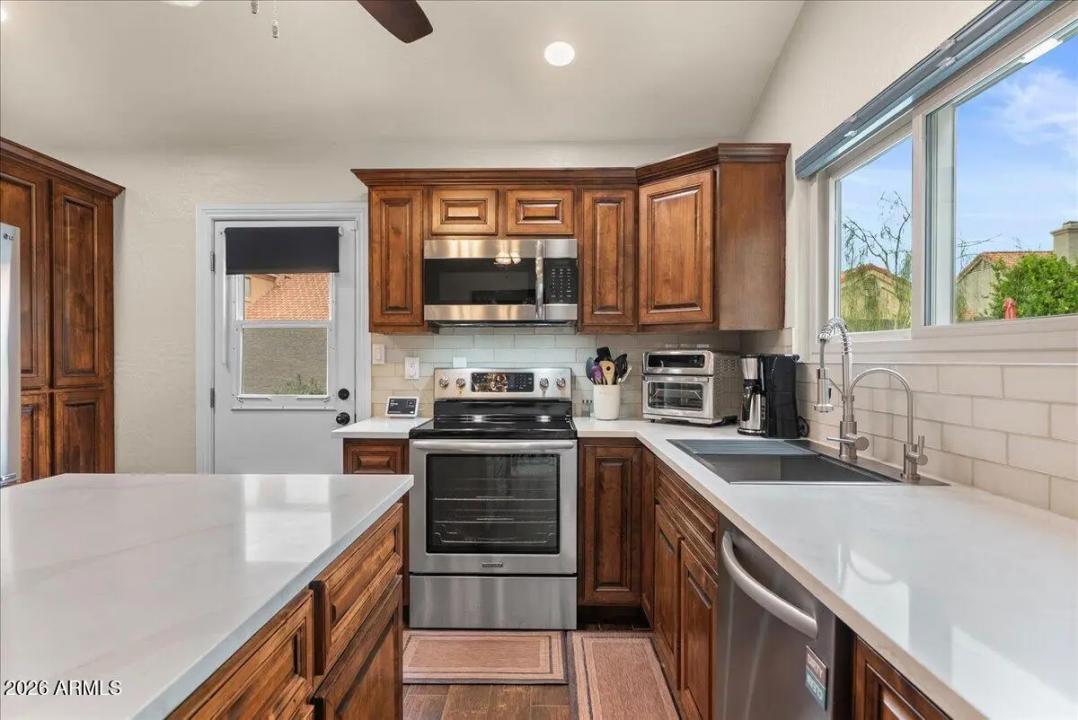 Real Estate Picture 26