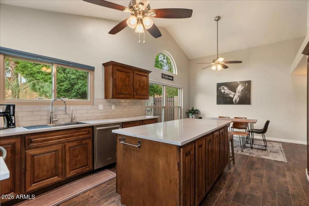 Real Estate Picture 27