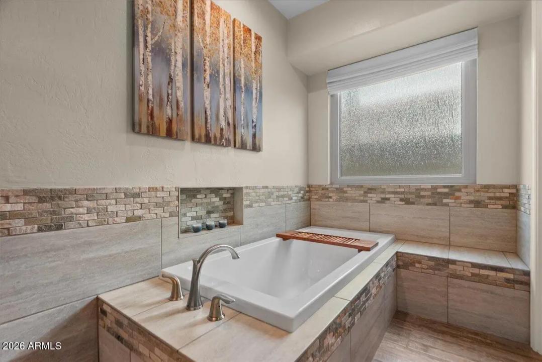 Real Estate Picture 32