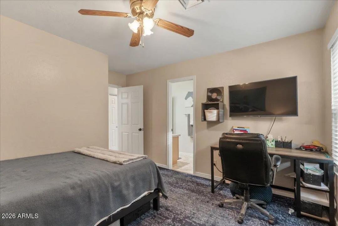 Real Estate Picture 35