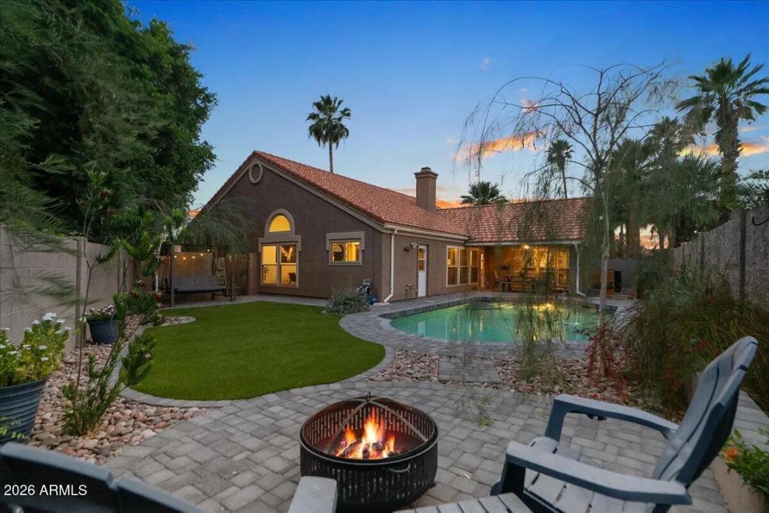 3910 E HIDDENVIEW Drive Phoenix AZ 85048