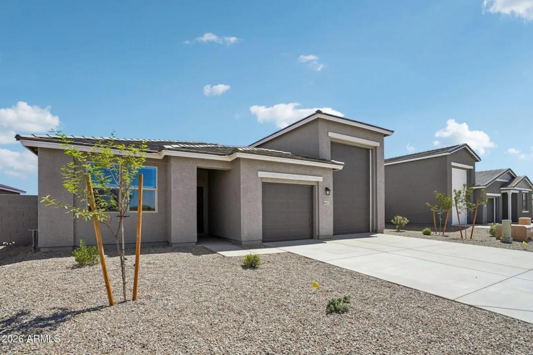 Real Estate Picture 3
