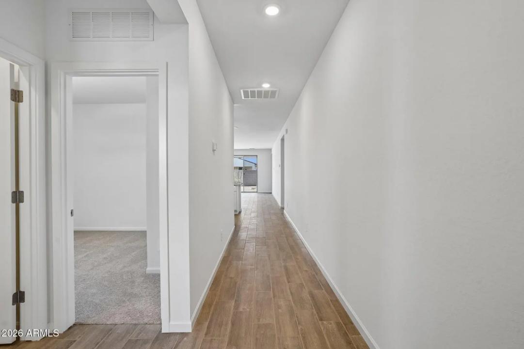 Real Estate Picture 4