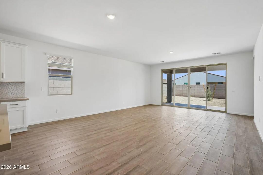Real Estate Picture 6