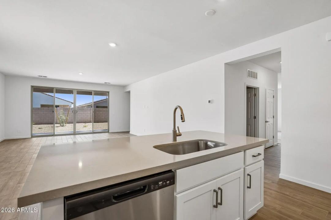 Real Estate Picture 13