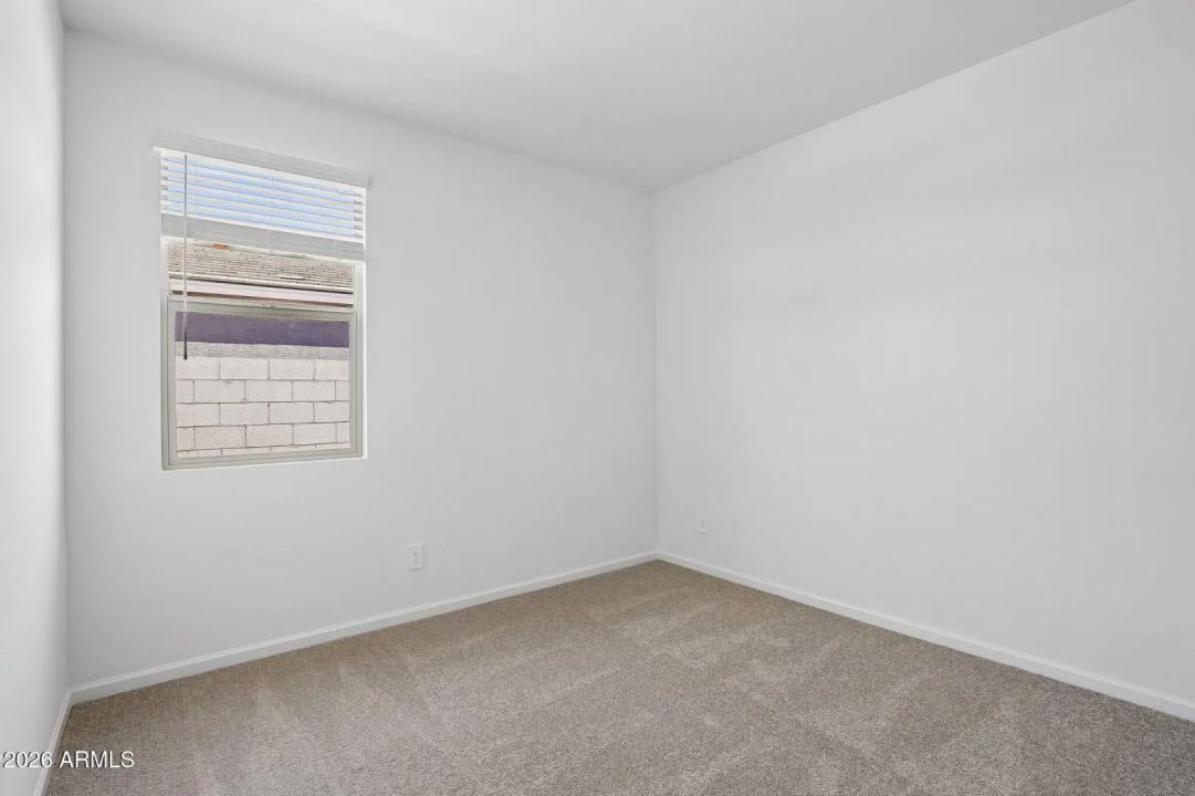 Real Estate Picture 14