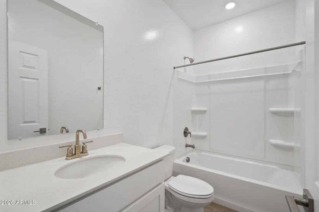 Real Estate Picture 15