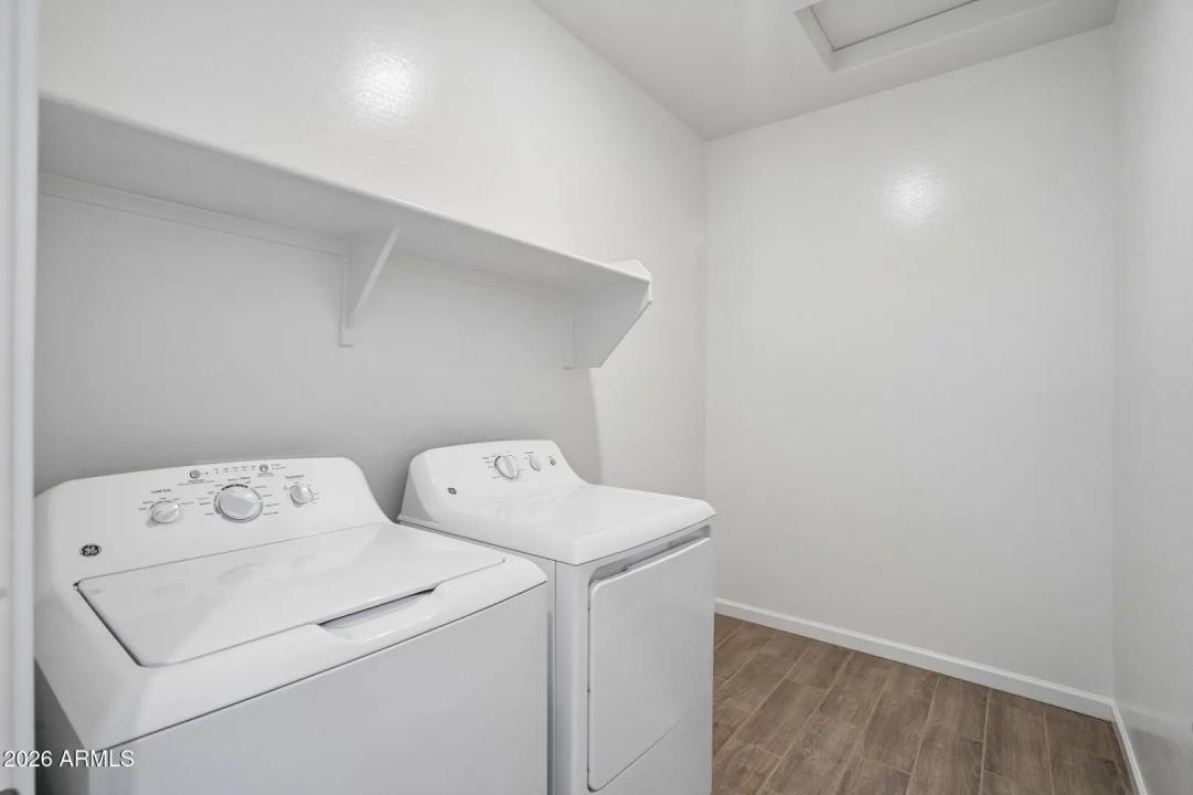 Real Estate Picture 18