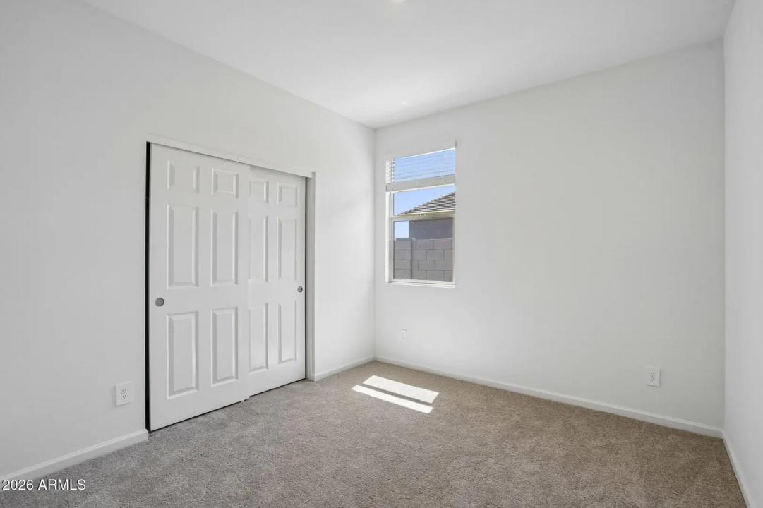 Real Estate Picture 23