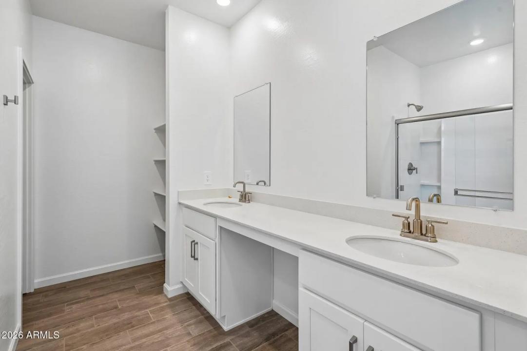 Real Estate Picture 26