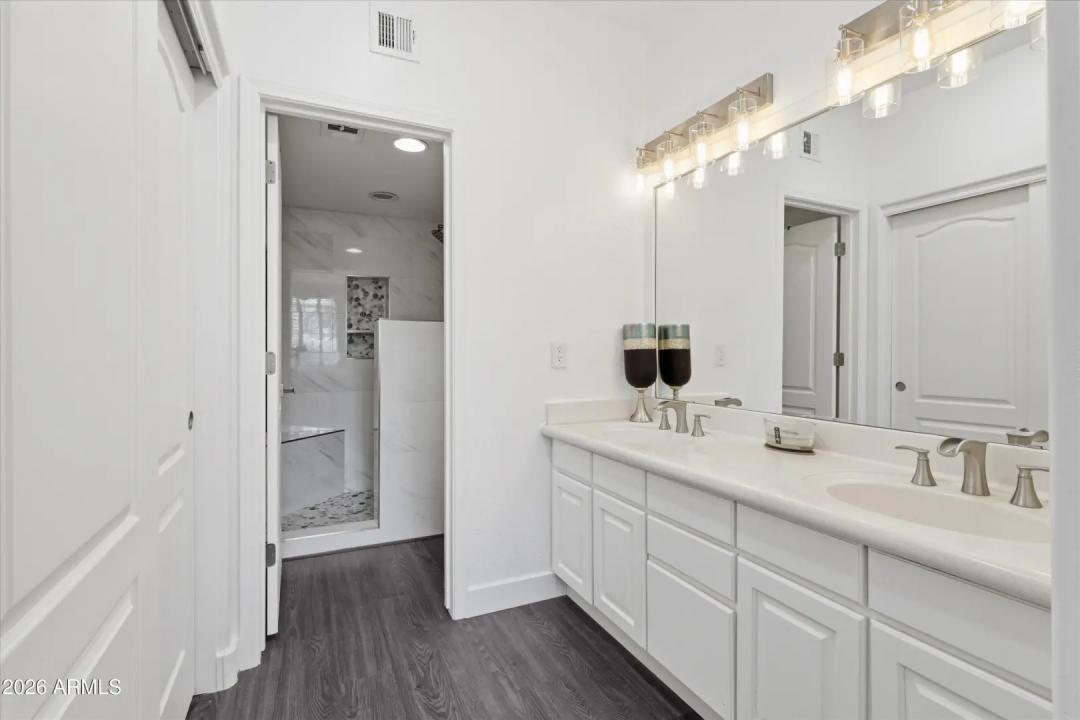 Real Estate Picture 22