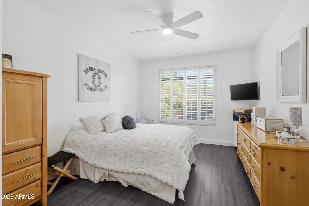 Real Estate Picture 19