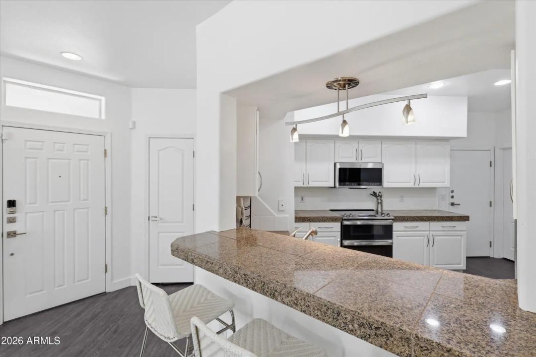 Real Estate Picture 14