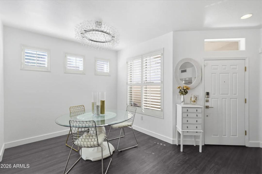 Real Estate Picture 10