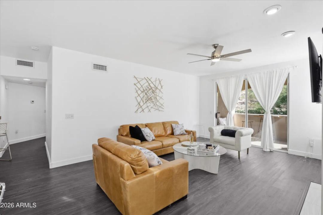 Real Estate Picture 9