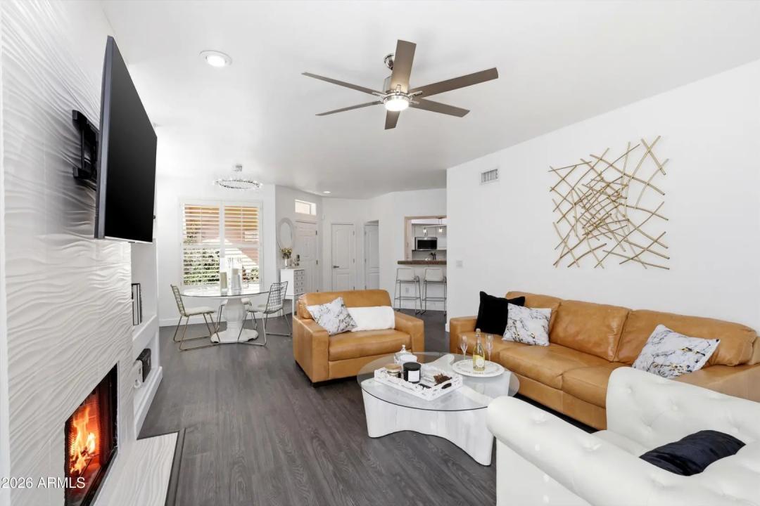 Real Estate Picture 8