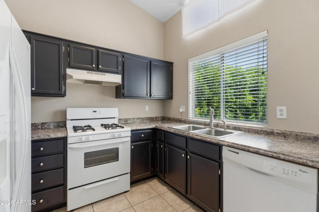 Real Estate Picture 16