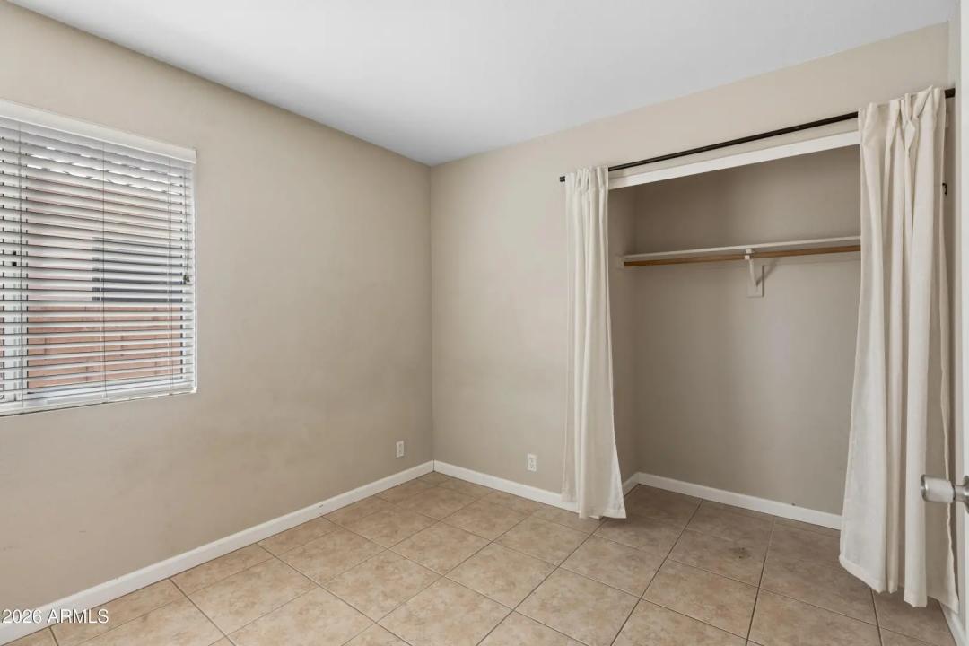 Real Estate Picture 24