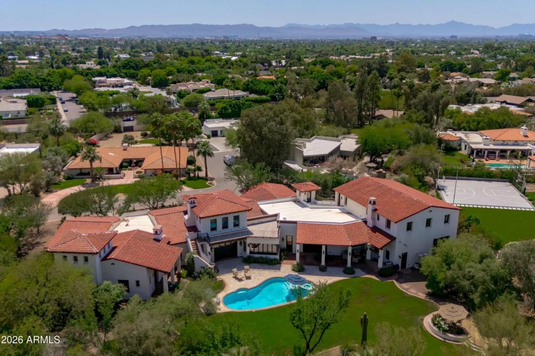 Real Estate Picture 8