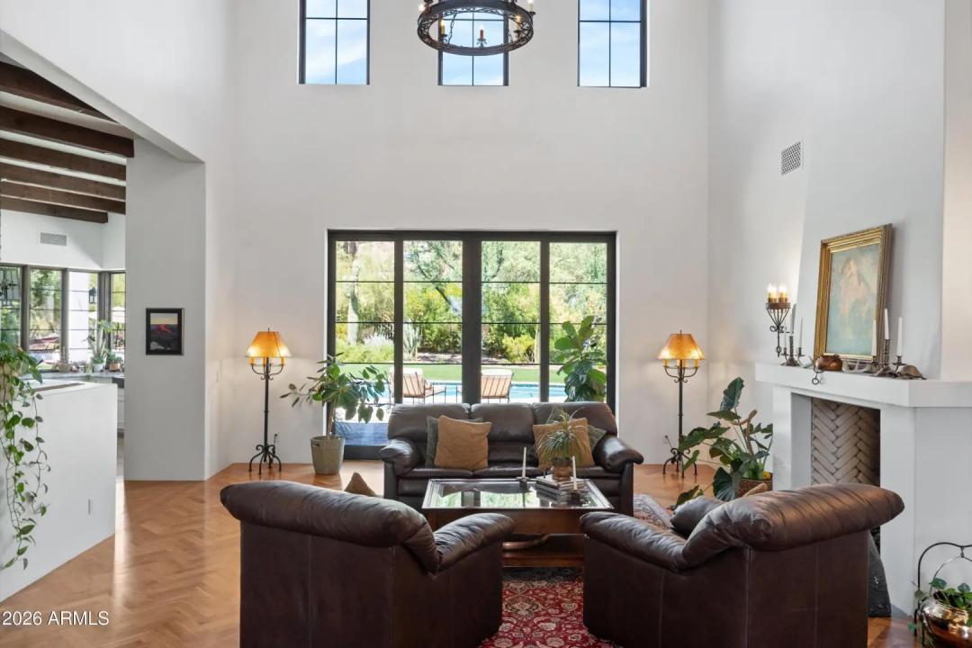 Real Estate Picture 11