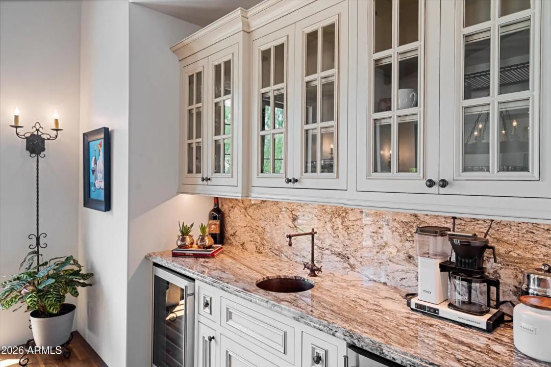 Real Estate Picture 18