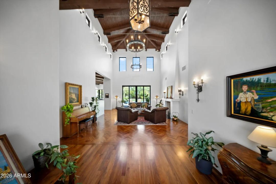 Real Estate Picture 19