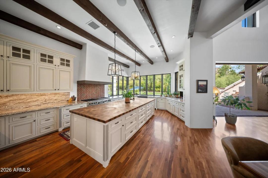 Real Estate Picture 25