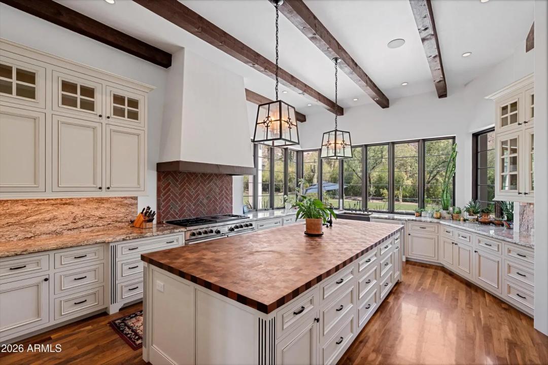 Real Estate Picture 28