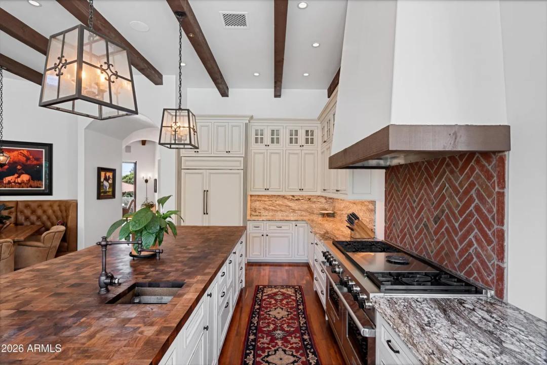 Real Estate Picture 32