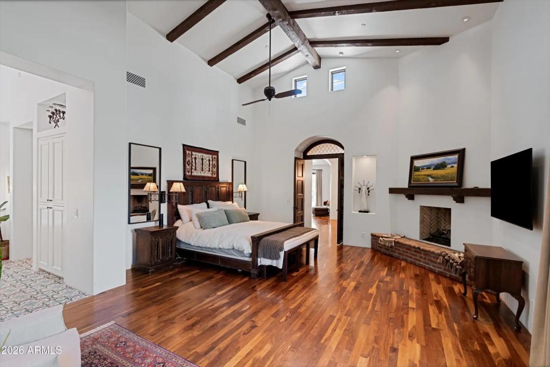 Real Estate Picture 50