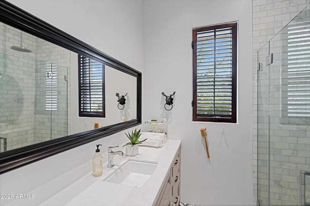 Real Estate Picture 70