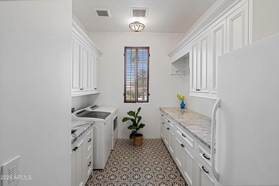 Real Estate Picture 77