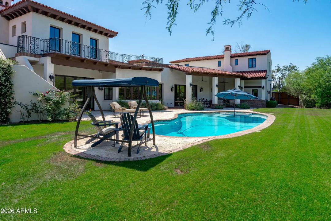 Real Estate Picture 100