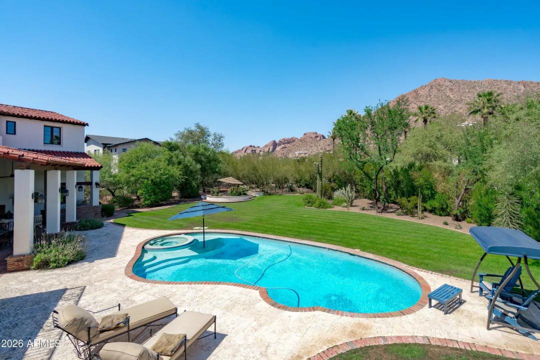 Real Estate Picture 102