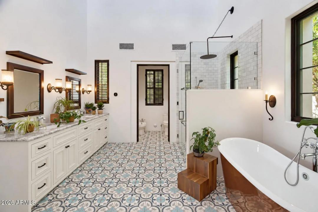 Real Estate Picture 19