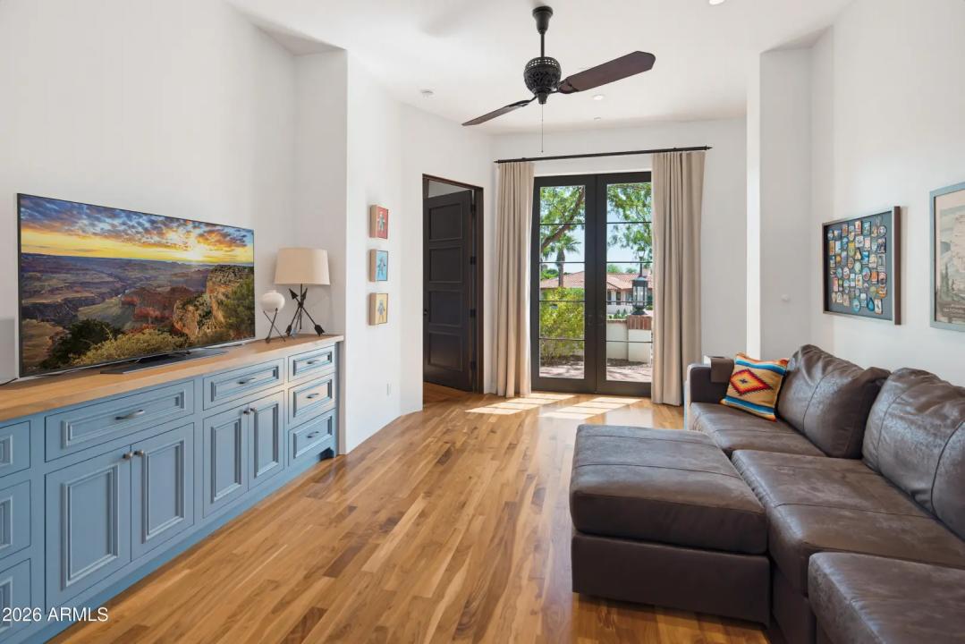 Real Estate Picture 23