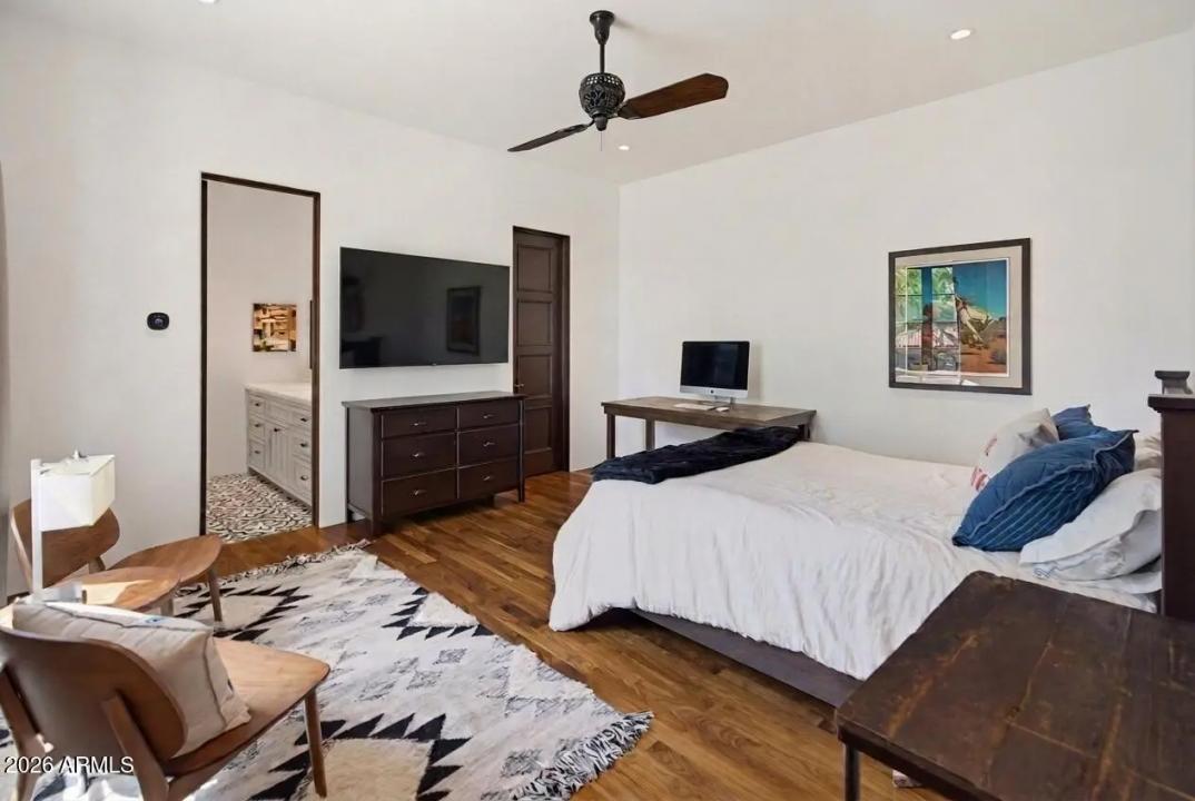 Real Estate Picture 24
