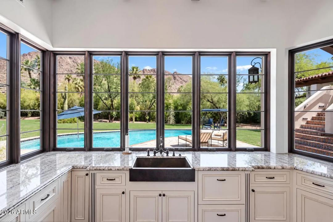 Real Estate Picture 7