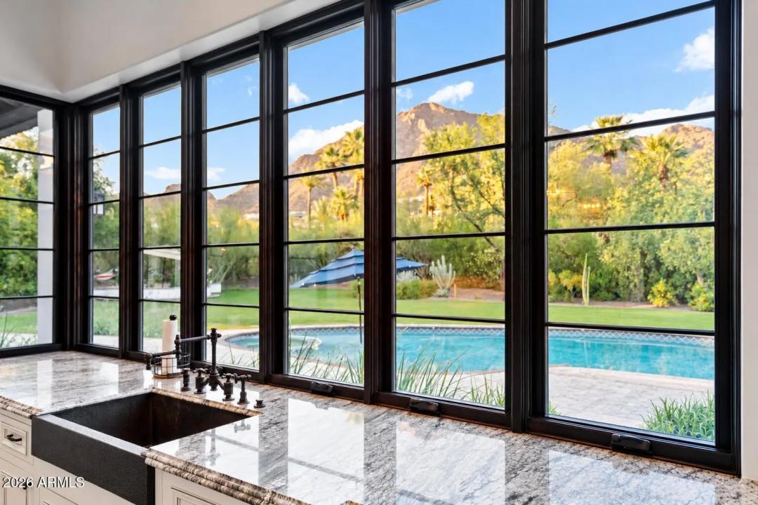Real Estate Picture 8