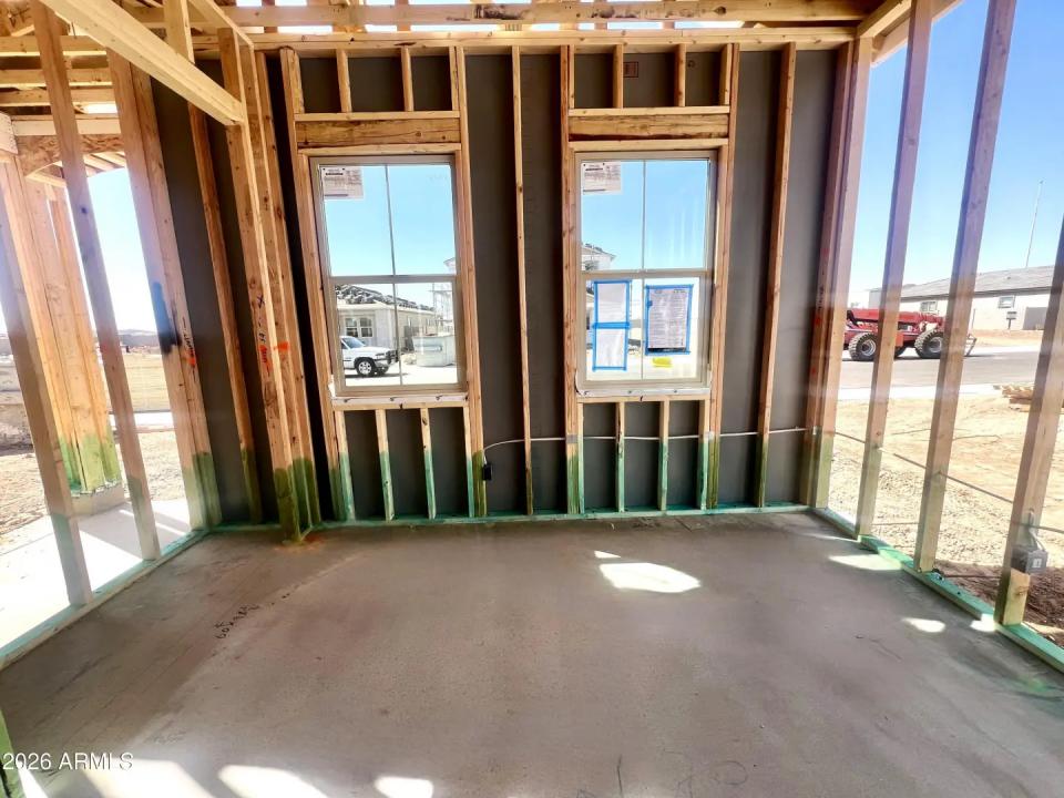 Real Estate Picture 3