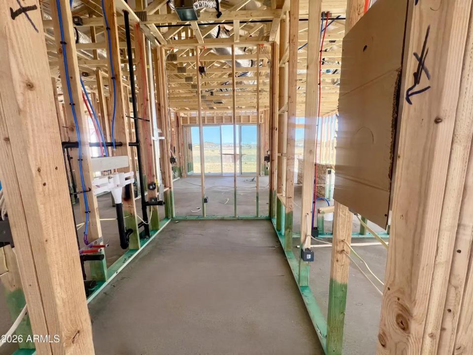 Real Estate Picture 4