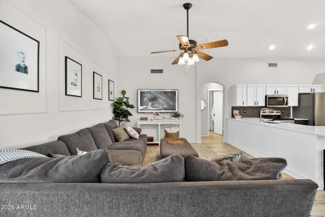 Real Estate Picture 13