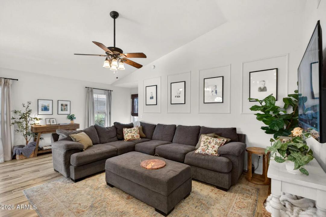 Real Estate Picture 14